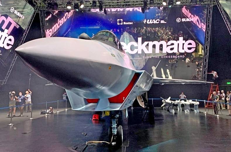 Описан сценарий боя между Су-75 Checkmate и F-35