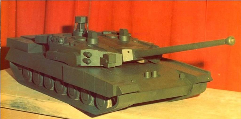 Советский танк "Тополь" с экипажем из 2 человек превзошел бы М1 и "Леопард-2"