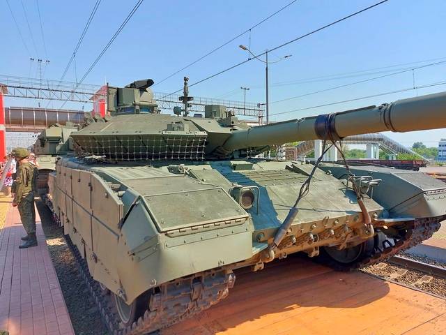Универсальный Т-90М не боится морозов и экстремальной среднеазиатской жары