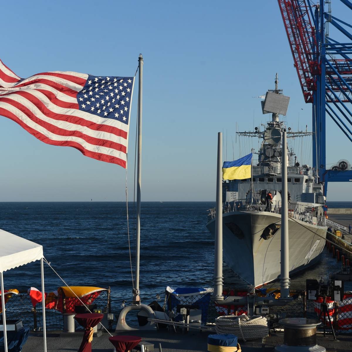 Украинская дипломатия предлагает США военные базы на Черном море