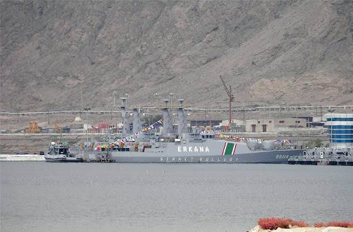 Зачем Туркмении доблестный туркменский флот? С «Талибаном» воевать?
