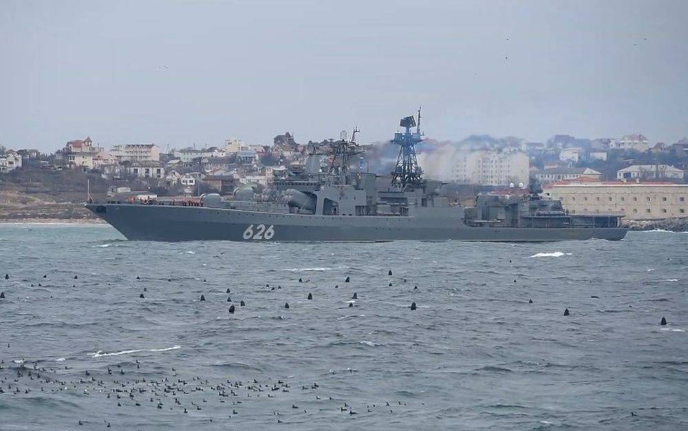 Испания не пустила российские боевые корабли в свой порт