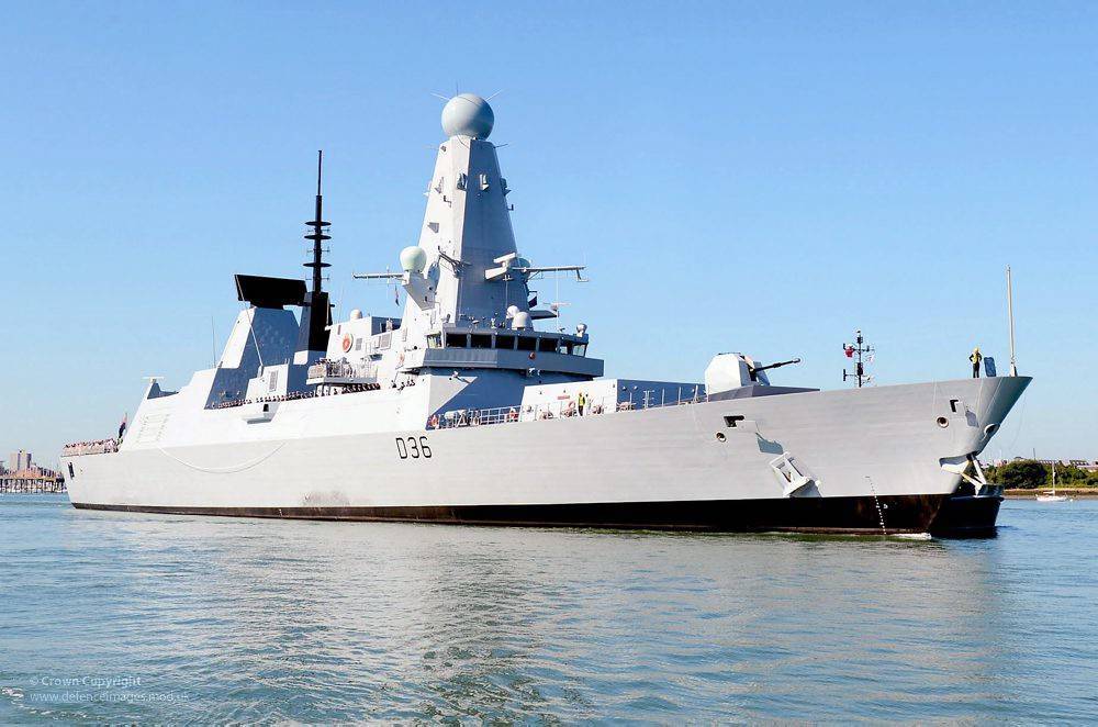 Дипломат РФ: Британским кораблям станет сложнее нарушать морские границы