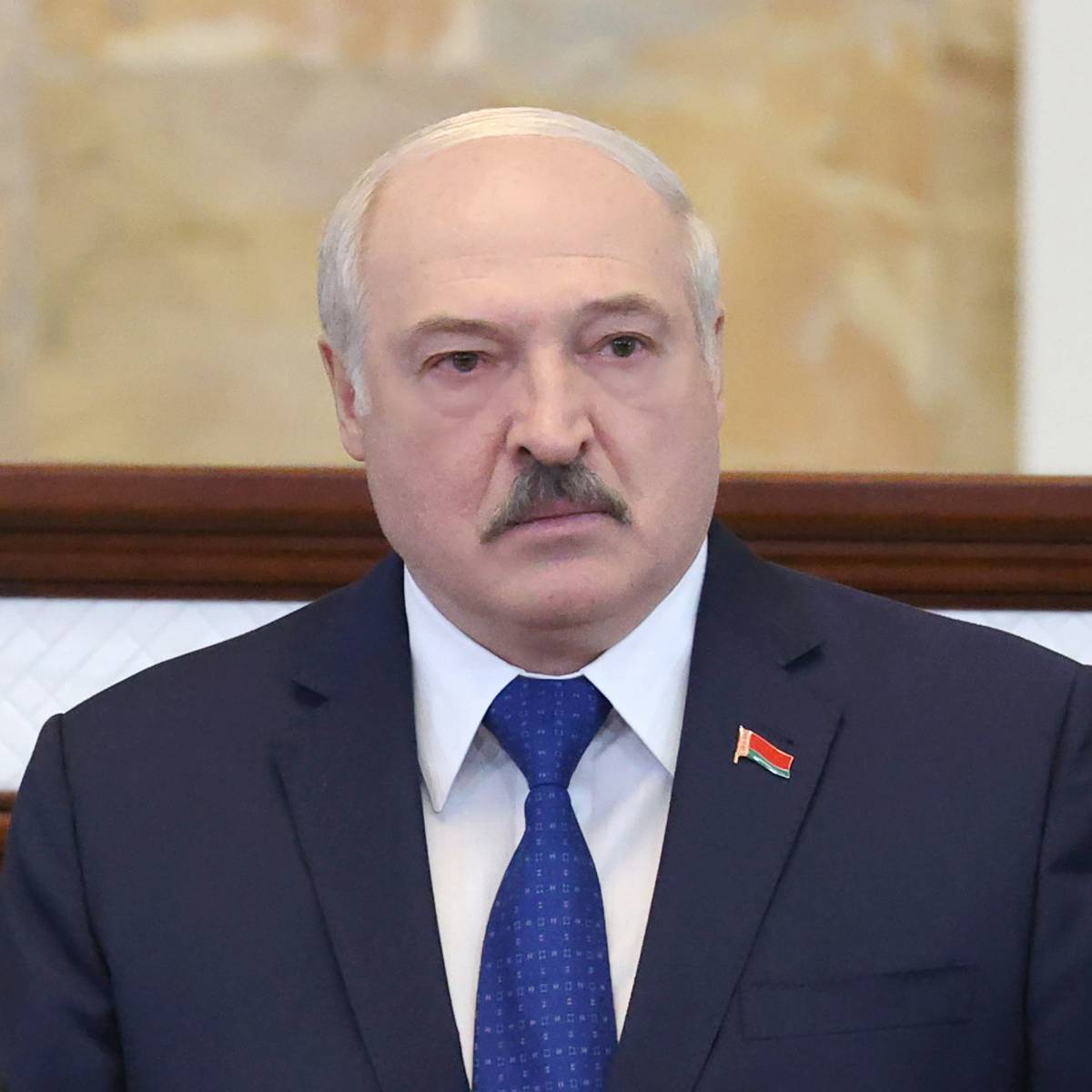 Лукашенко анонсировал поставки десятков самолетов и С-400 из России