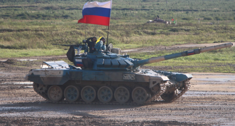 Участники из РФ стали победителями танкового биатлона на АрМИ-2021