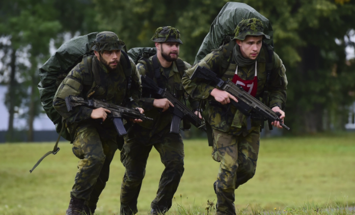 Зачем Евросоюз хочет создать независимую от НАТО армию