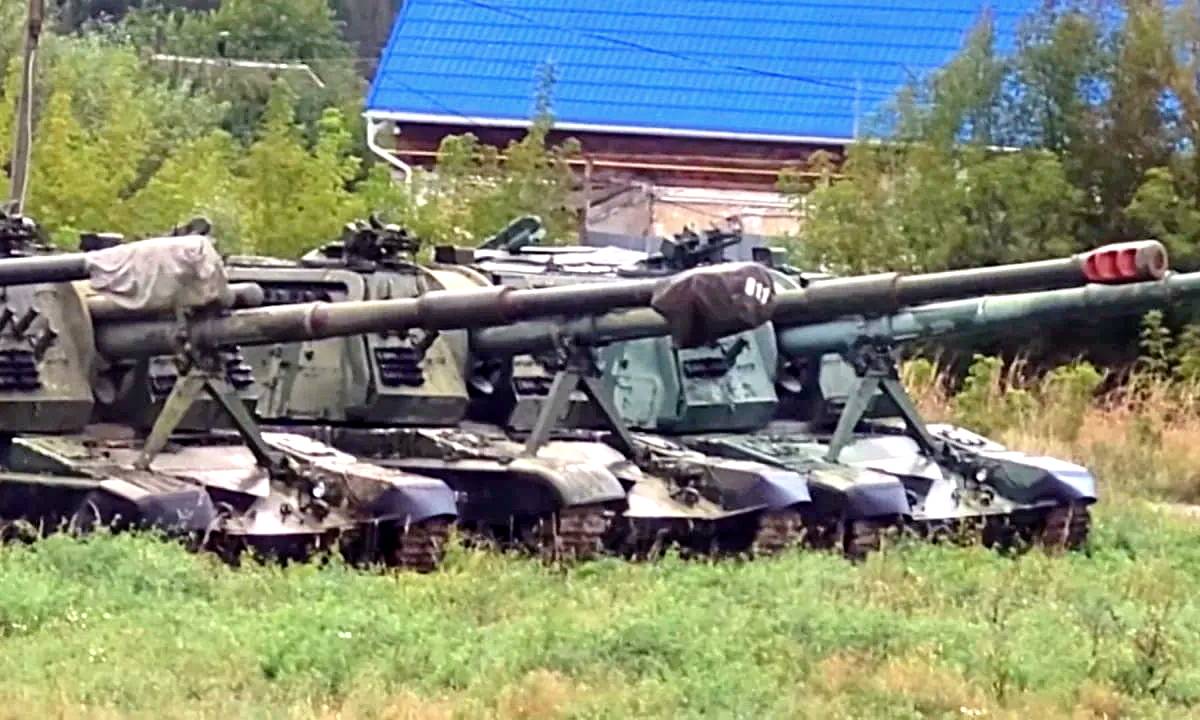 Defence Blog: Русские бросили множество тяжелой техники на украинской границе