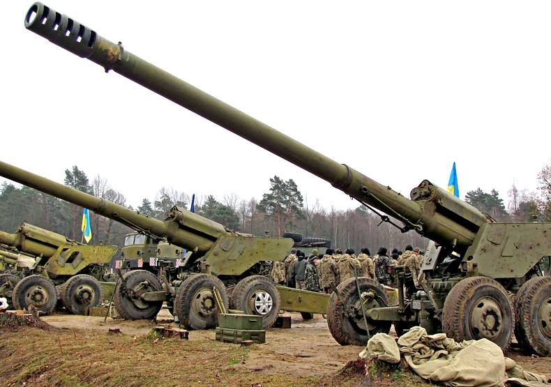 Война без правил: ВСУ разрешили стрелять по Донбассу