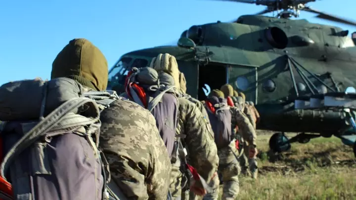 Донбасс сегодня: защитники ЛНР сбили дрон-камикадзе, ВСУ оставляют позиции