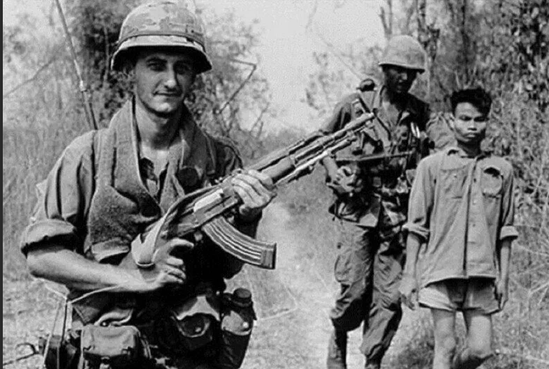 NI: коммандос ВС США во Вьетнаме любили АК-47 и ненавидели M16