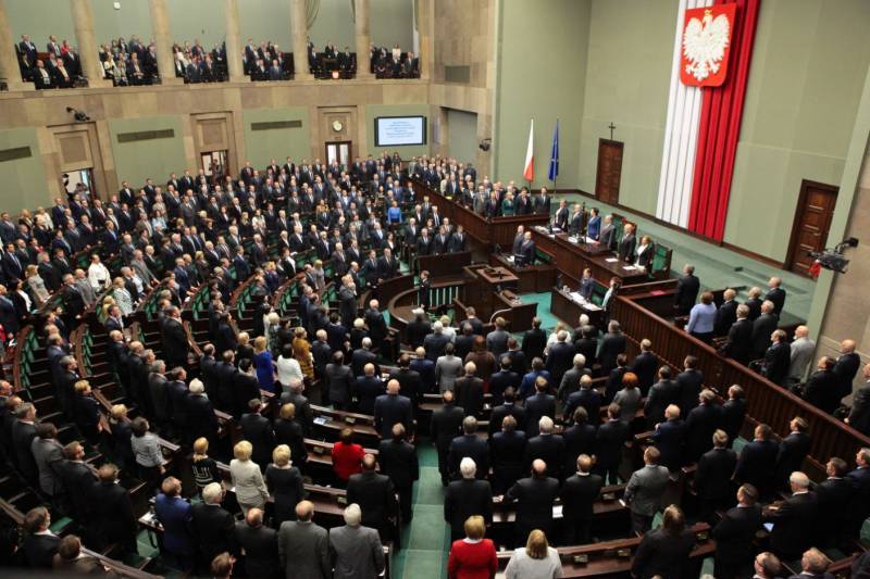 Сенат Польши отказал армии в выделении дополнительных миллиардов злотых