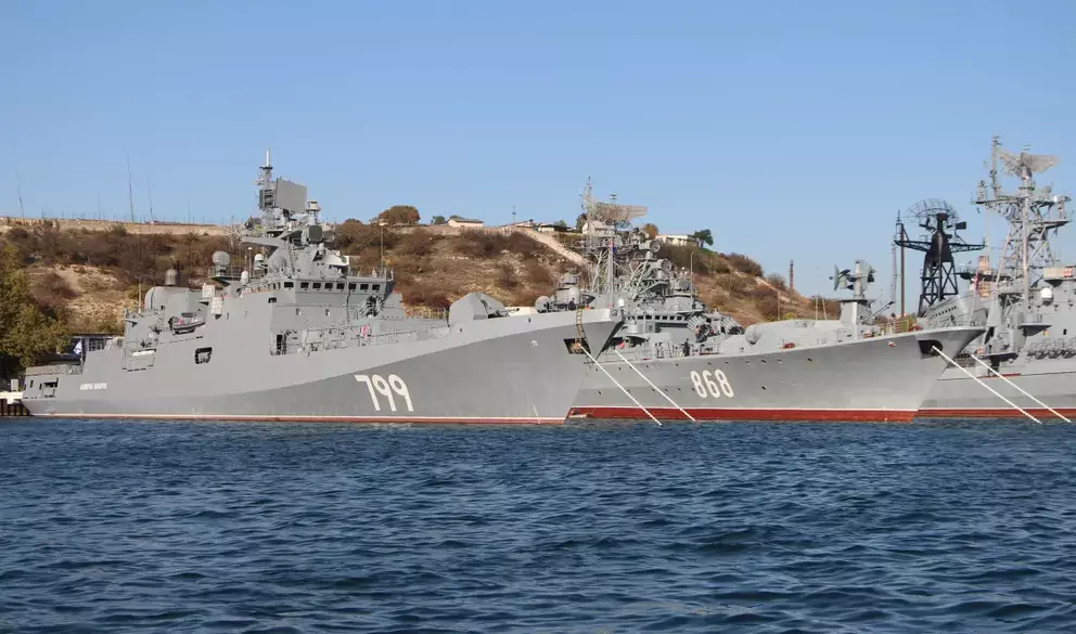 Каспийская флотилия отработала на учениях стрельбы по условному противнику