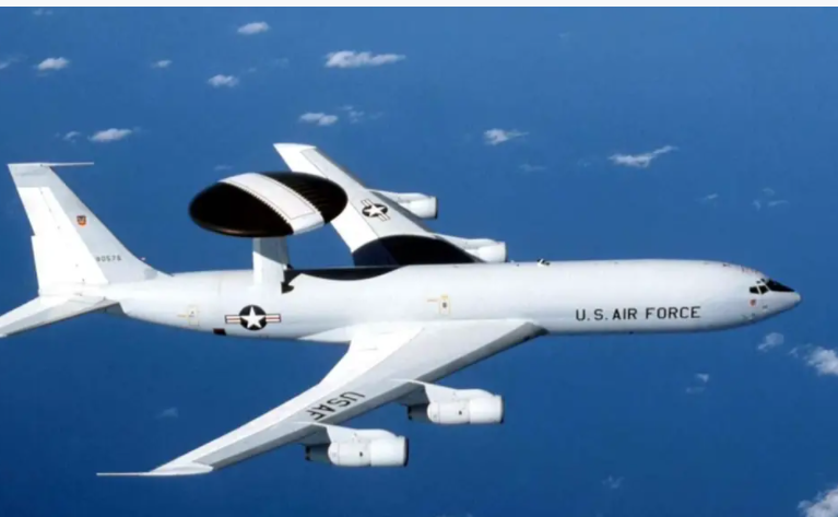 ВВС США могут стать легкой мишенью из-за проблем с двигателями E-3 Sentry