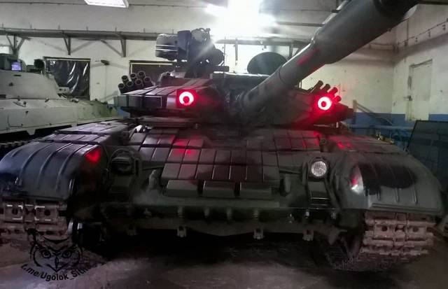 Трофейный Т-64БВ на Донбассе, как и танк Т-90, обзавелся "красными глазами"