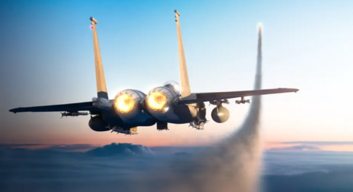 19FortyFive: США тратит миллиарды на старый самолет, чтобы воевать с РФ