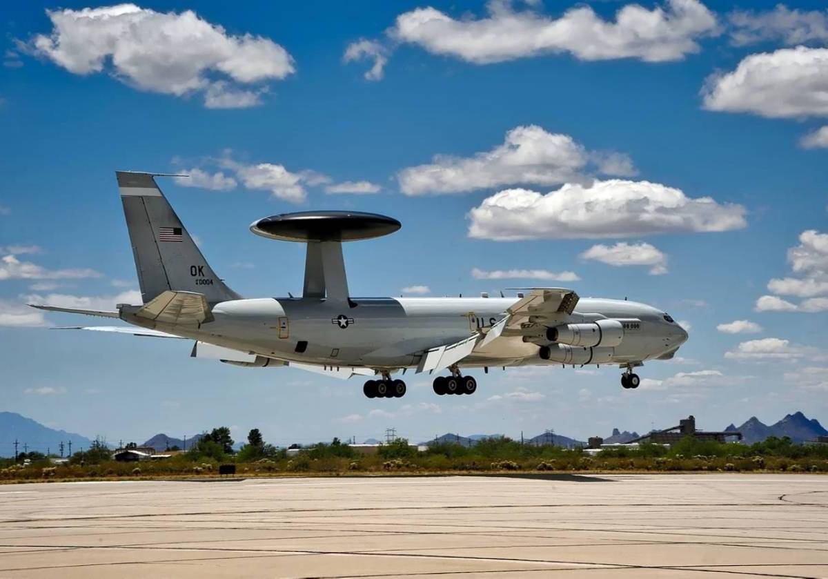 Е-3 ВВС США окажутся во главе списка целей Китая в случае войны