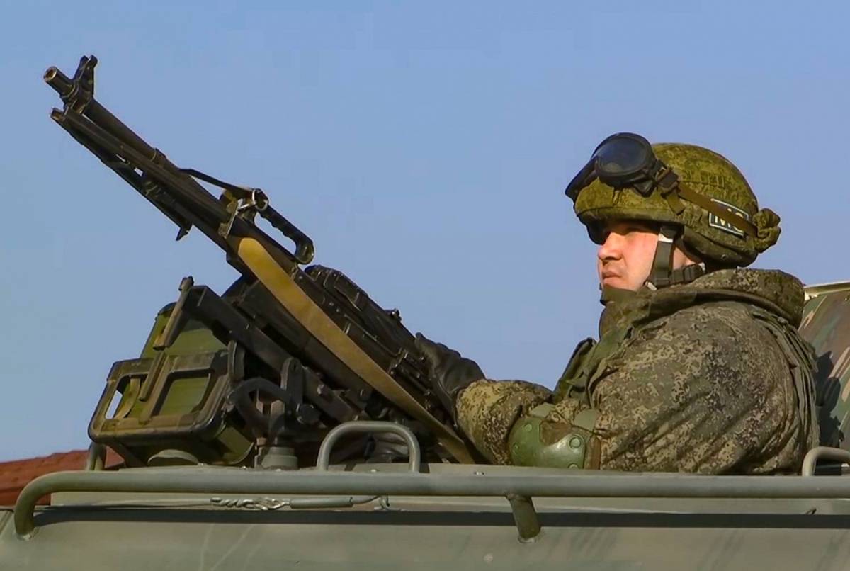 FT: 90 тысяч русских пехотинцев стоят наизготове на украинской границе