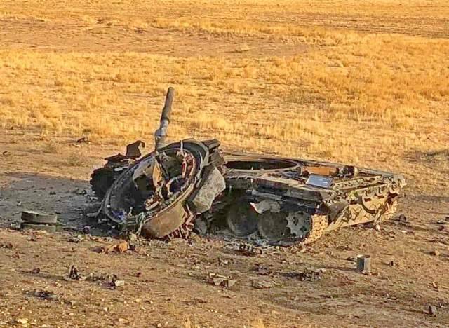 Фотография еще одного подбитого в Сирии Т-90 появилась в Сети