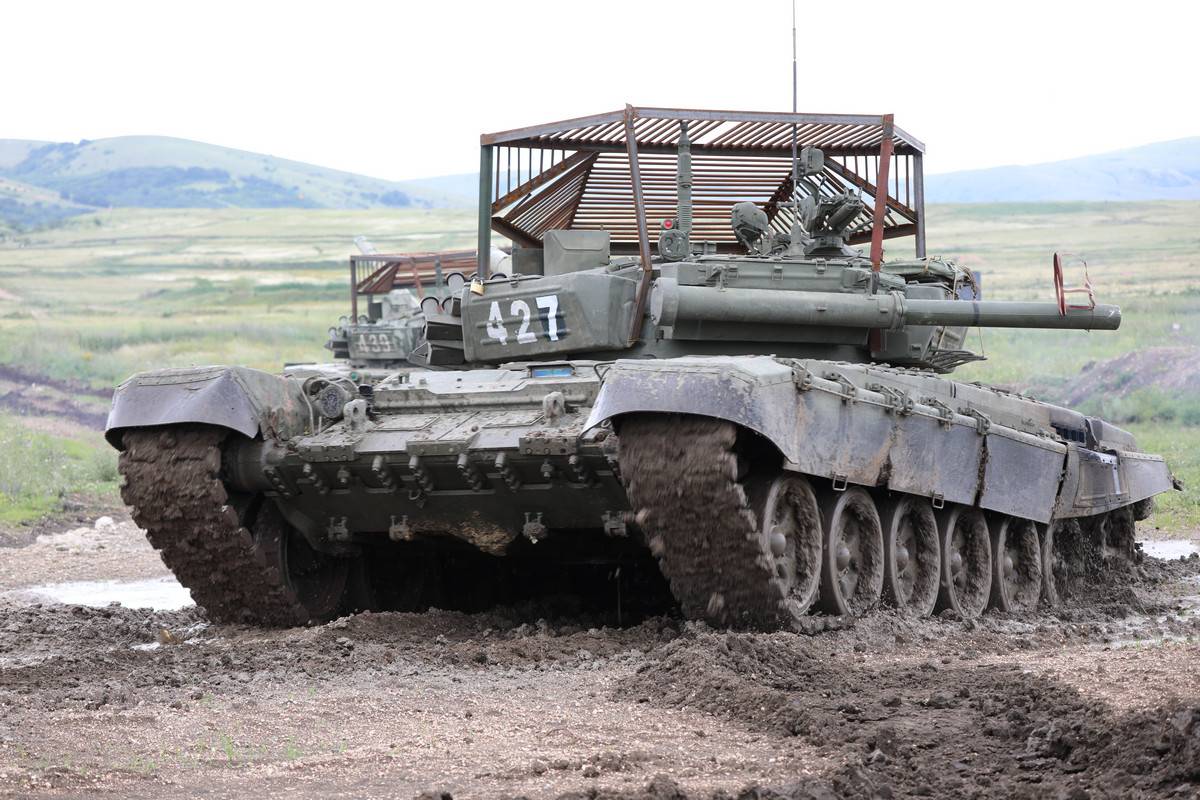 ВСУ: «Русские городят «смешные козырьки» над танками, боясь нашего огня