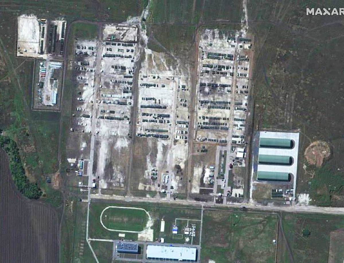 В Сети сравнили сентябрьские и декабрьские снимки военной базы РФ в 20 км от украинской границы