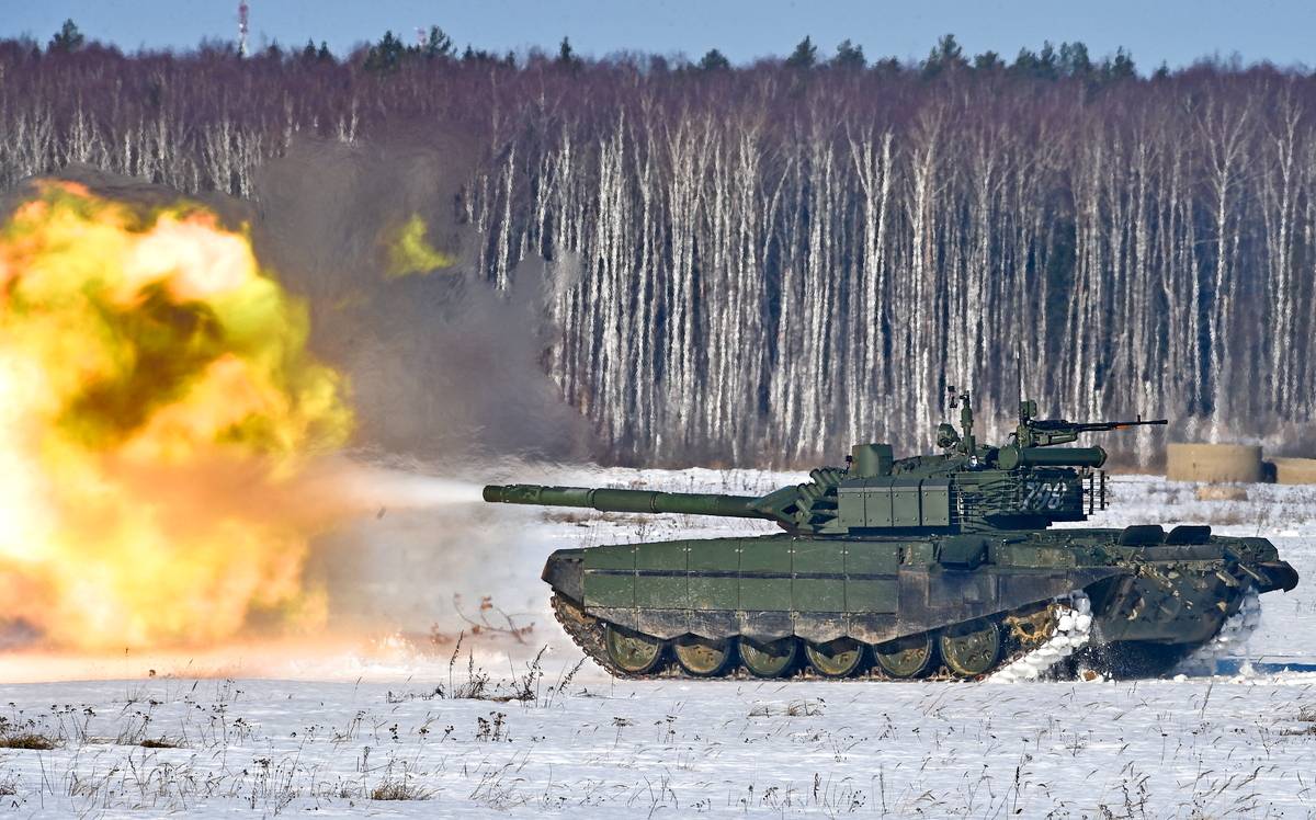 До Запада должно наконец дойти: Русские танки санкций не боятся!
