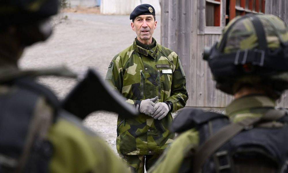 Швеция заявила о готовности защищаться на фоне ожидаемого вторжения России