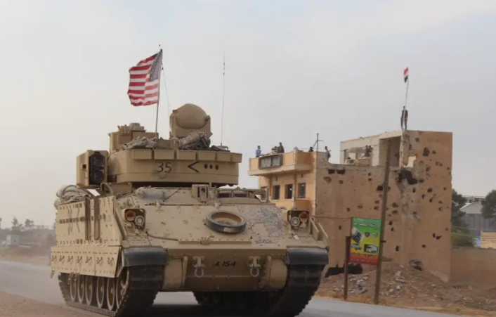 Сирийцы развернули американский военный конвой у города Эль-Камышлы