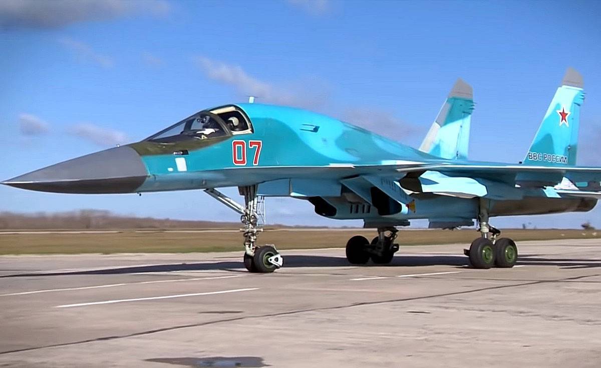 Западные разведчики подсчитали количество Су-34 на ближайшей к Украине базе