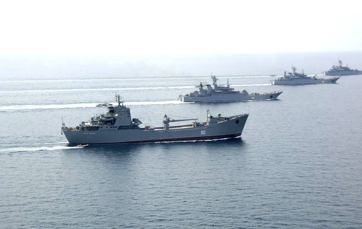Эскадра ВМФ РФ начала движение к Черному морю, в её составе подлодки