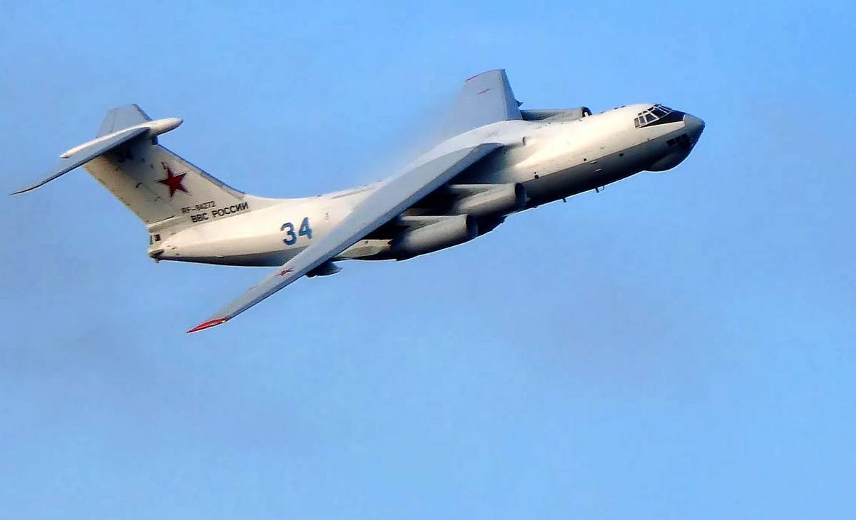 Российский Ил-76 долгое время не мог сесть в Хмеймиме из-за работы сирийской ПВО по израильским целям
