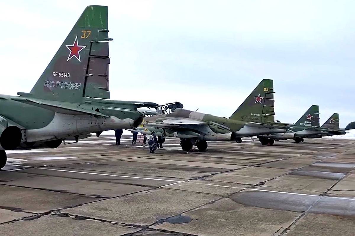 Западный спутник обнаружил в Беларуси десятки российских штурмовиков Су-25С
