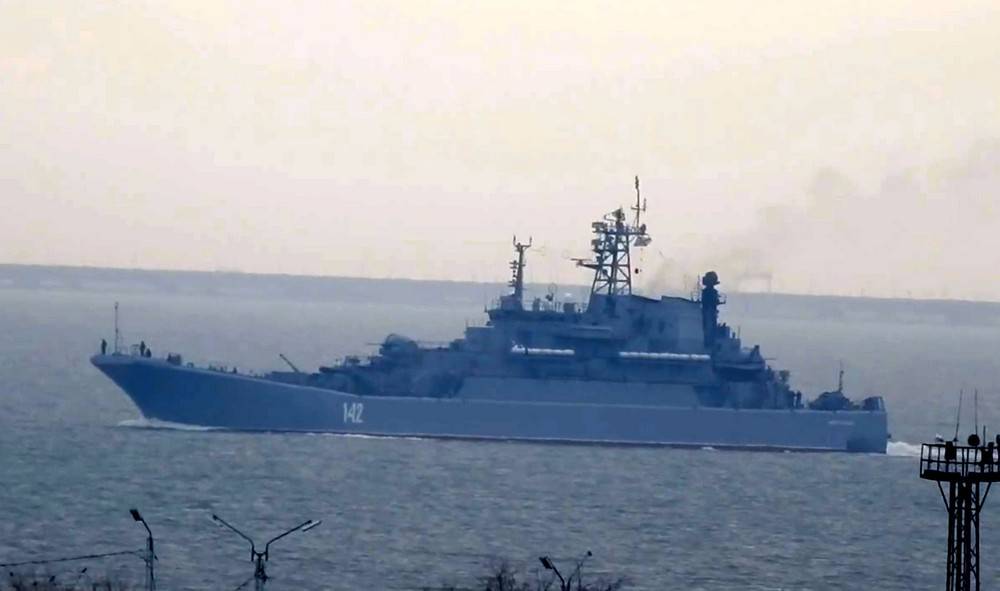 В Азовское море вошла эскадра российских кораблей