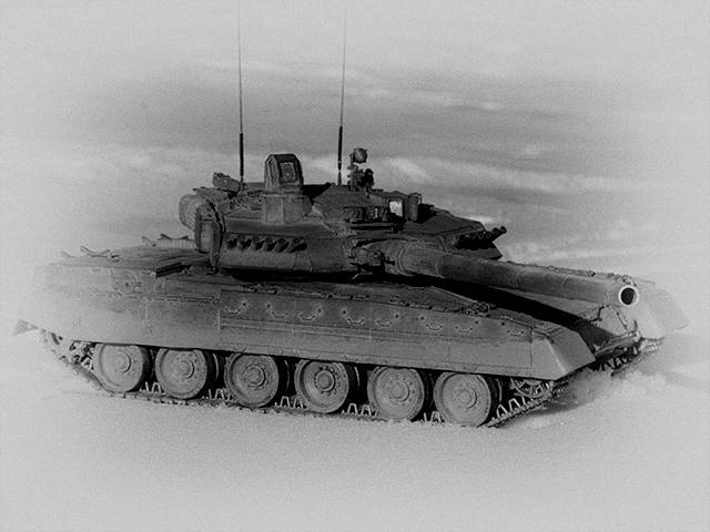 Ранее неизвестный танк СССР с гигантским орудием засветился в Сети