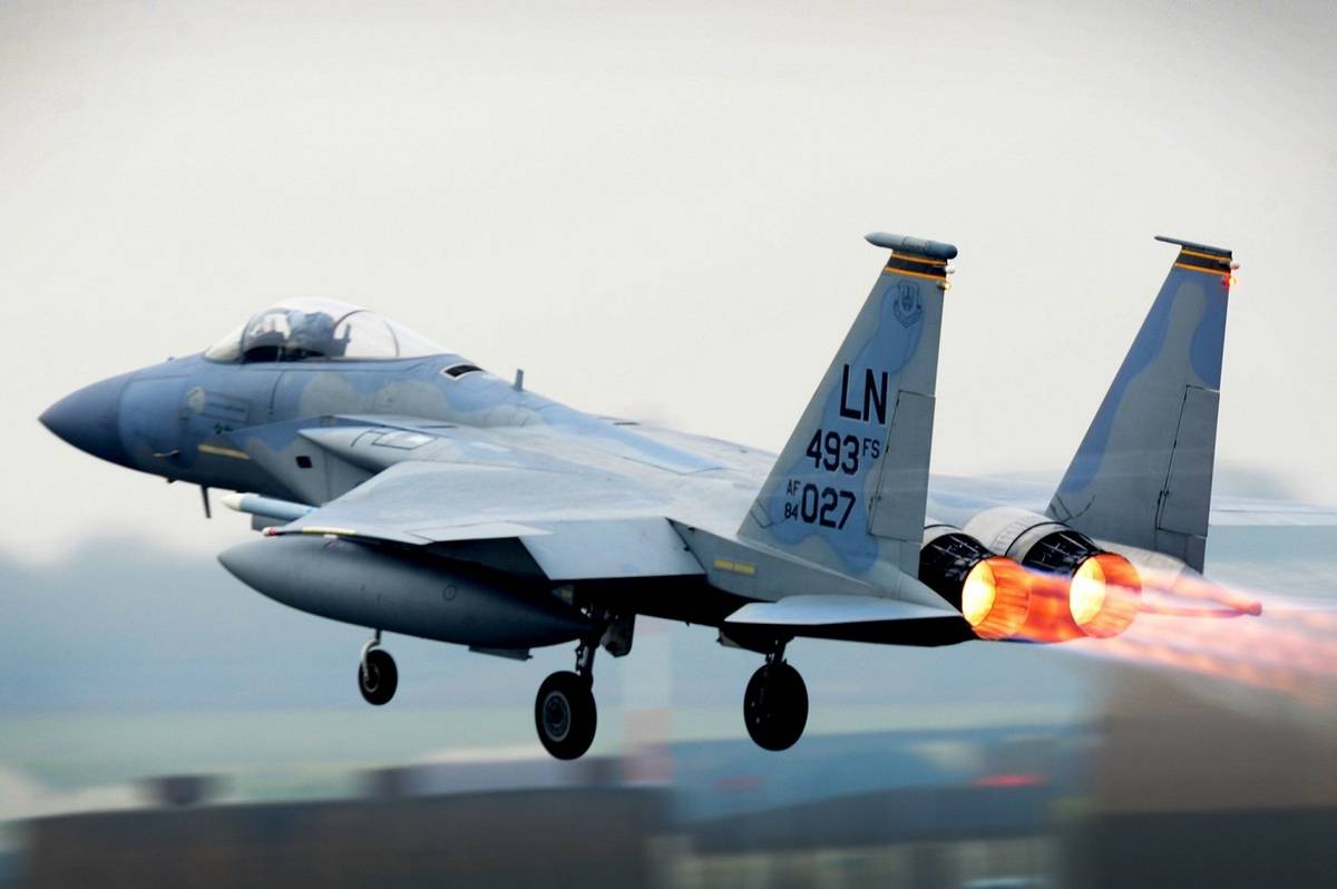 НАТО может начать тайно использовать свою боевую авиацию в небе над Украиной