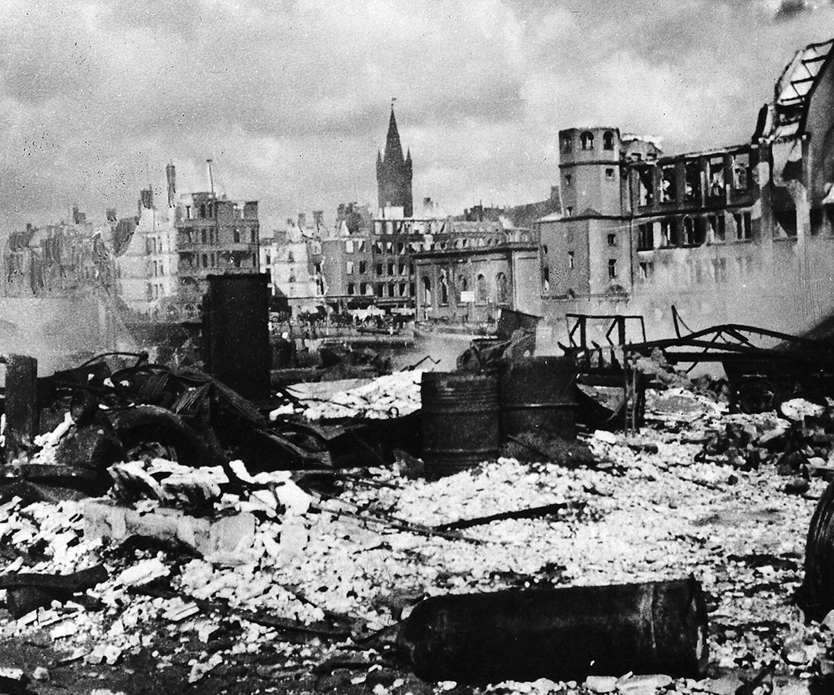 Кёнигсберг пал: 9 апреля 1945 г. Красная Армия выдернули фашистской гадюке