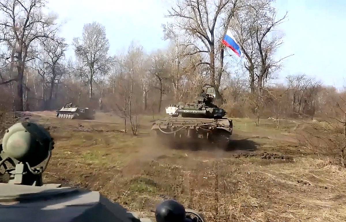Российский танк в упор уничтожил группу украинских боевиков