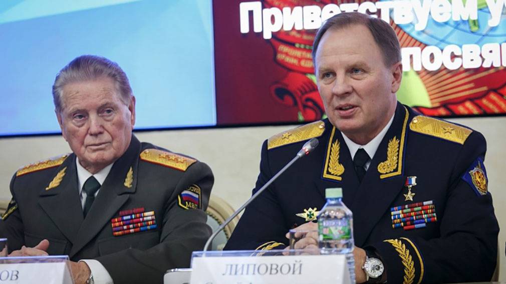 Генерал-майор Липовой сравнил «Азов» с загнанной в угол крысой