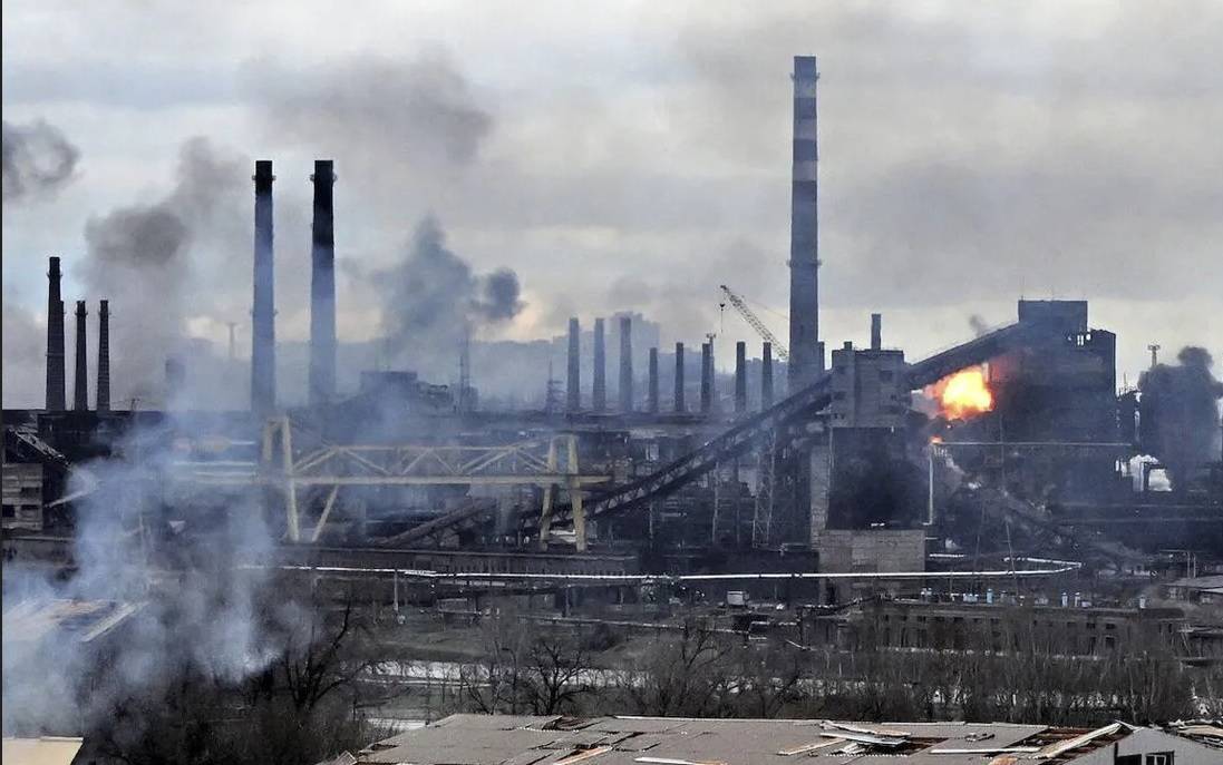 Киев угрожает расстрелами боевикам, заблокированным в «Азовстали»