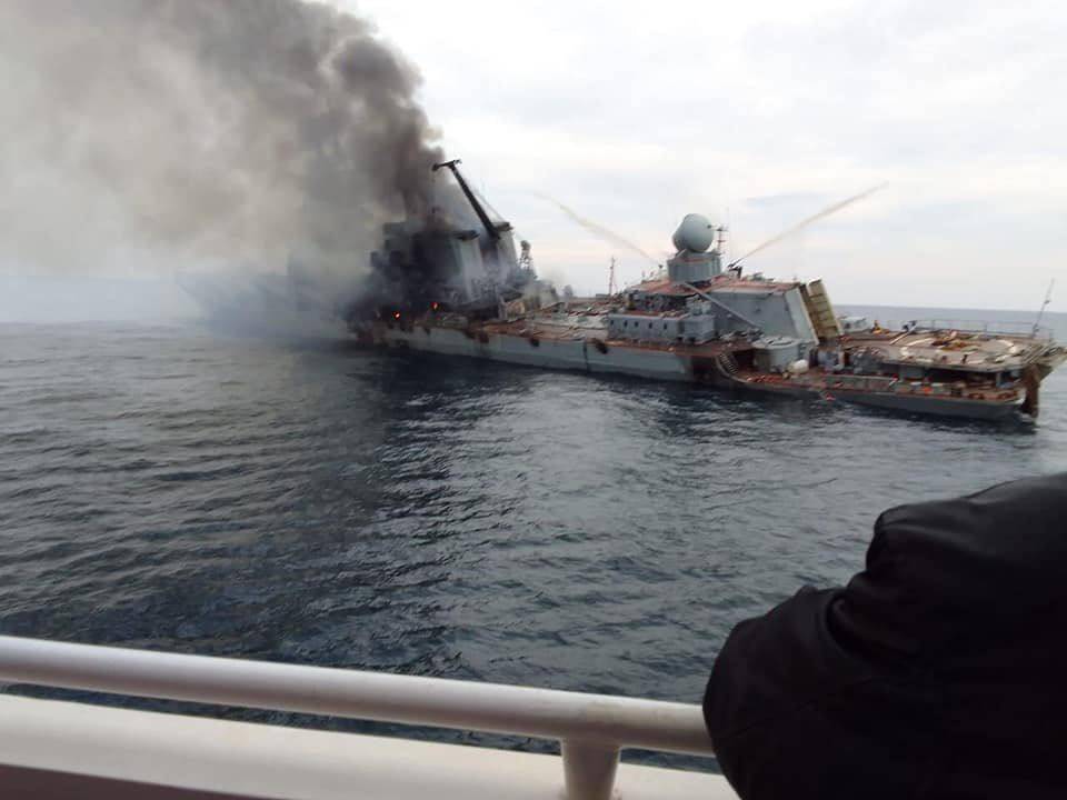 Опубликованы фотографии крейсера «Москва» перед гибелью