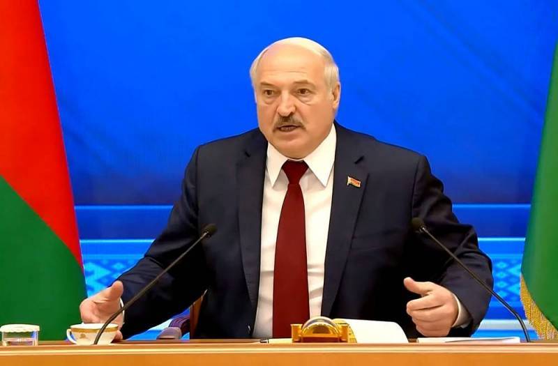 Лукашенко заявил, что вторжение поляков в Западную Украину будет означать вступление Беларуси в войну
