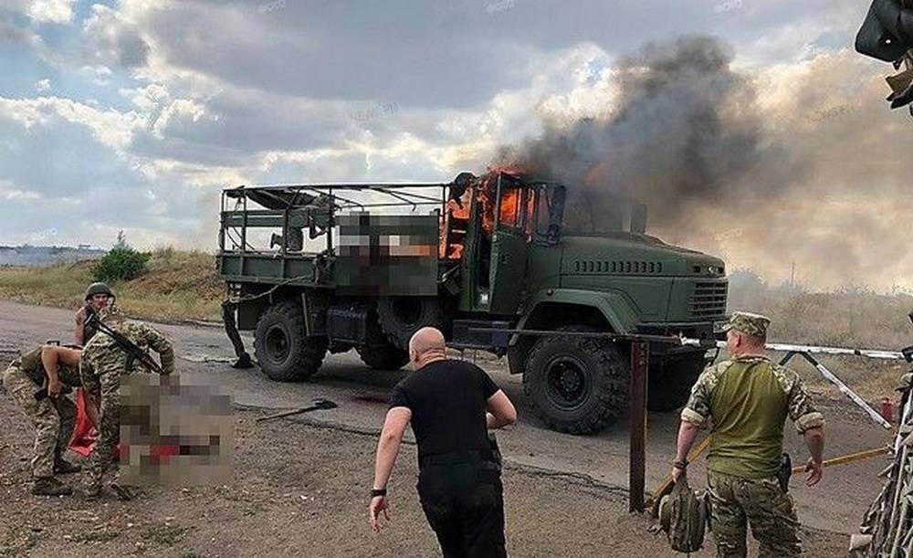 Спецназ ДНР показал видео попадания в спешащий КрАЗ, набитый украинскими военными