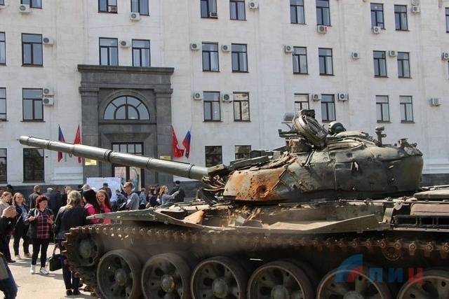 В ЛНР показали захваченный у ВСУ Т-72АВ с ходовой от старых Т-55/62