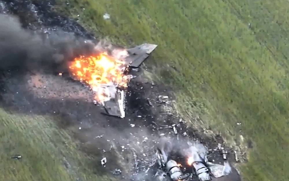 Российские военные засняли горящий украинский МиГ-29, сбитый над Донбассом