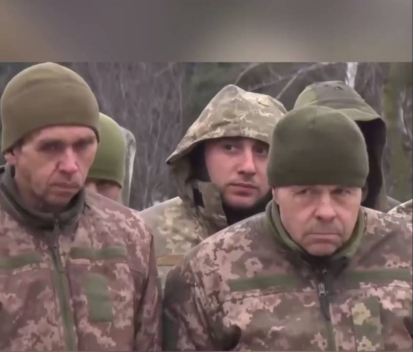 Зеленский экономит на пленных солдатах ВСУ, которых сделал уголовниками