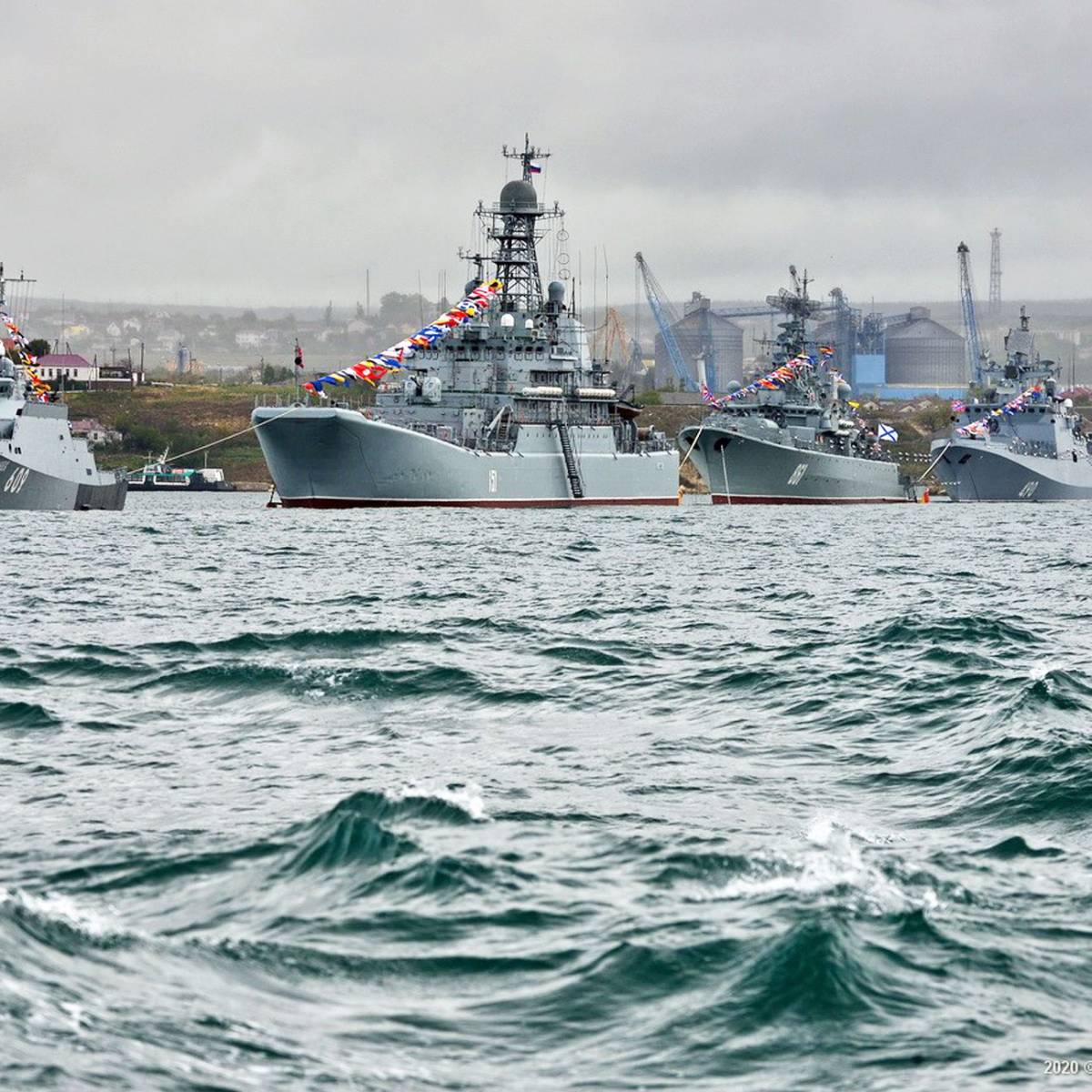В Севастополе не стали отменять День ВМФ, несмотря на угрозу удара Украины
