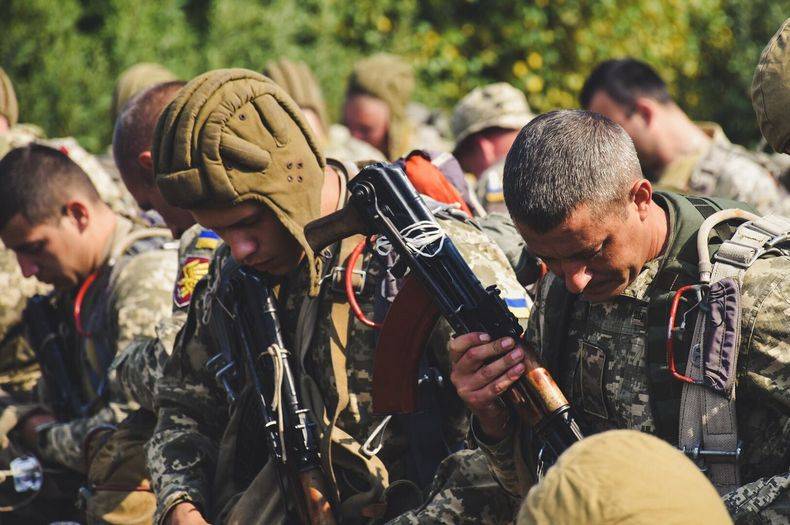 Как Россия смогла уничтожить кадровую украинскую армию