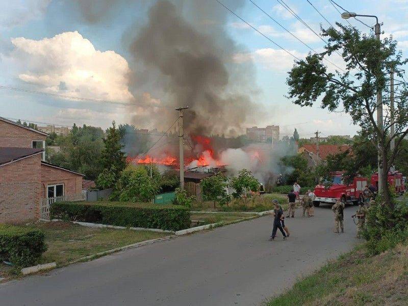 Украинские нацисты уничтожают Артемовск к восторгу западных СМИ