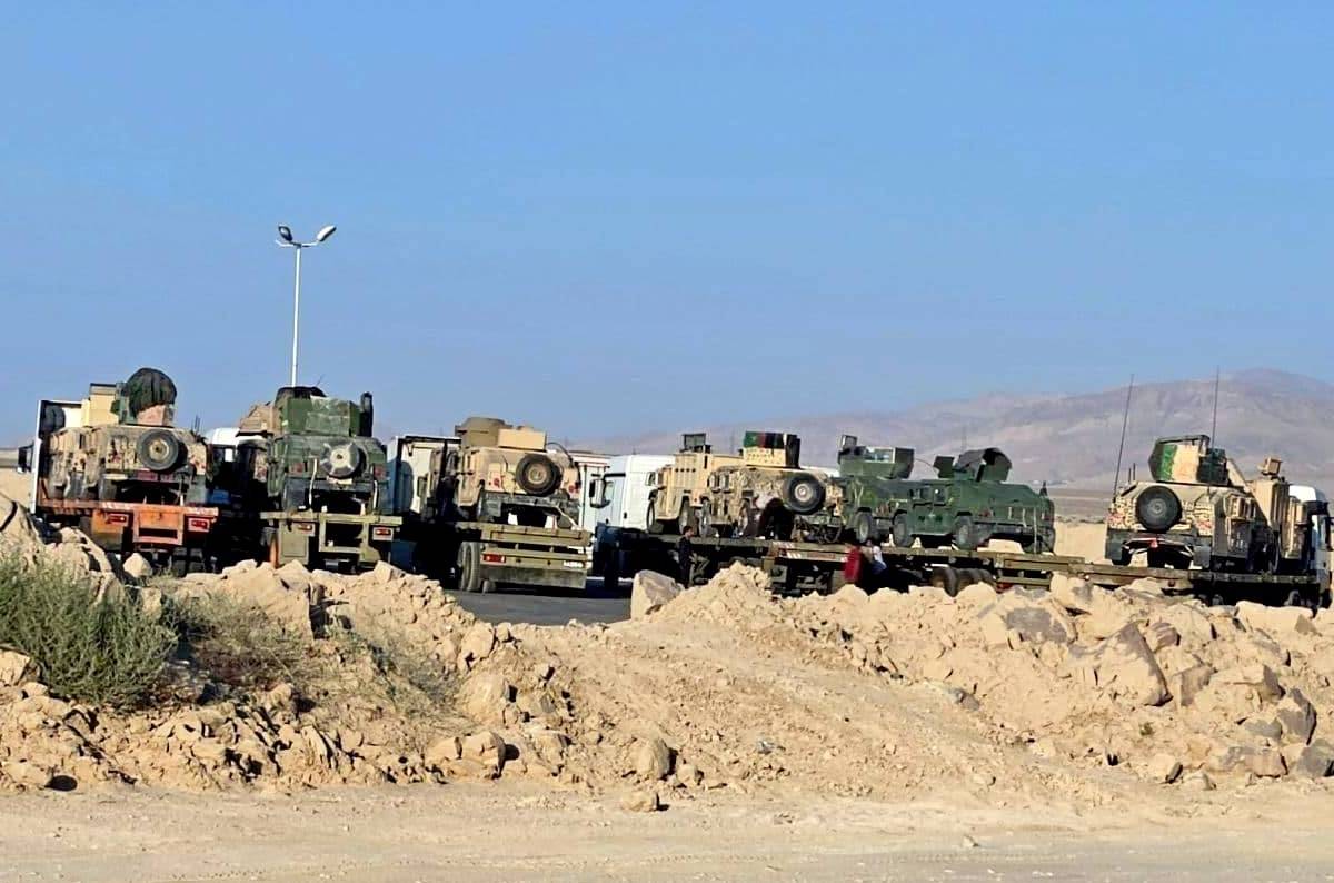 Иран стягивает боевую технику к границе на фоне эскалации в Карабахе