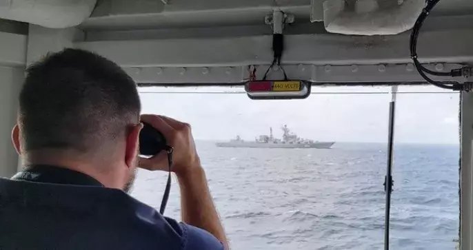 Королевский флот проследил за военными кораблями РФ у берегов Британии