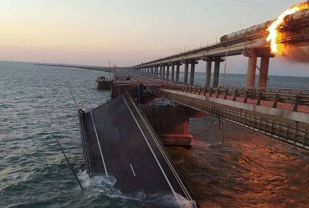 Подробности происшествия с возгоранием на Крымском мосту и его повреждением